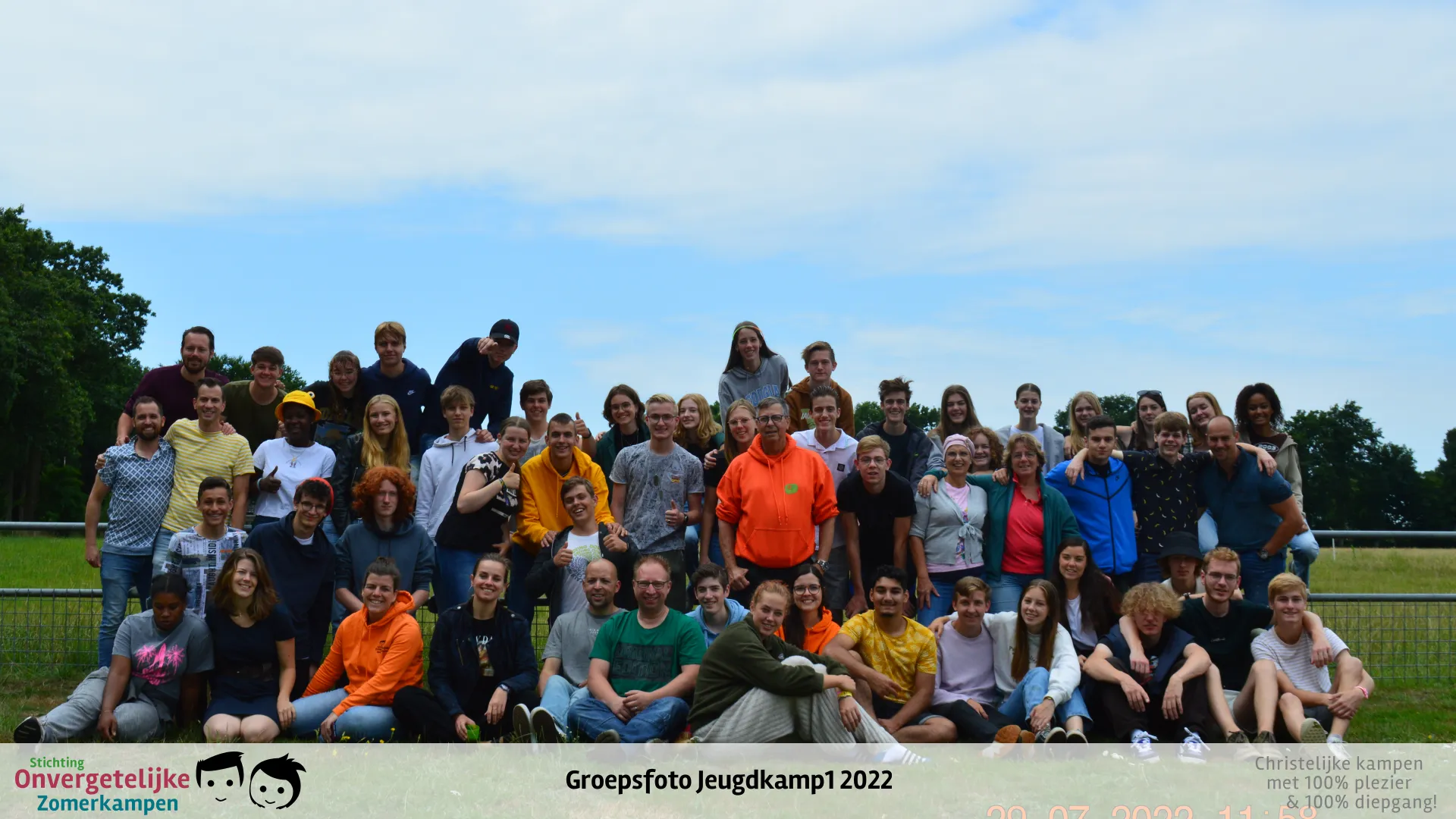 Groepsfoto van Jeugdkamp week 1 in 2022
