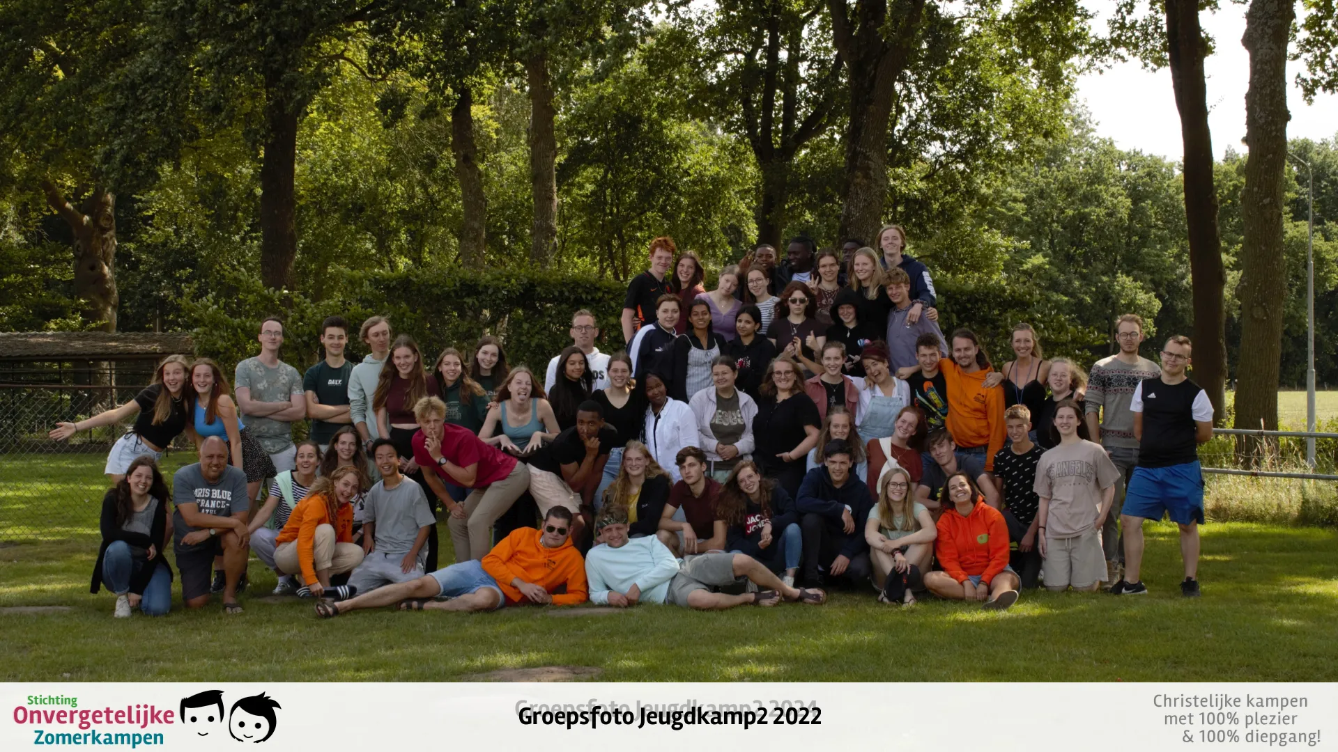Groepsfoto van Jeugdkamp week 2 in 2022