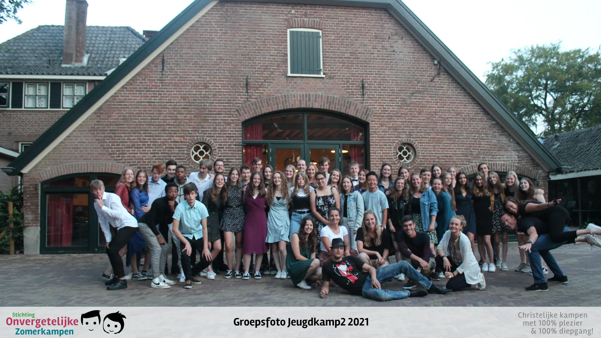 Groepsfoto van Jeugdkamp week 2 in 2021