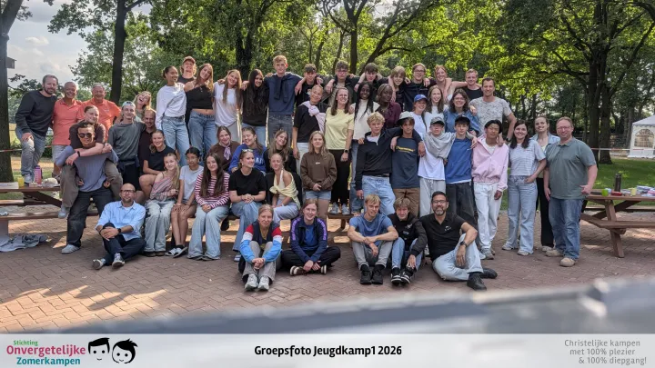 Groepsfoto van Jeugdkamp week 1 in 2026